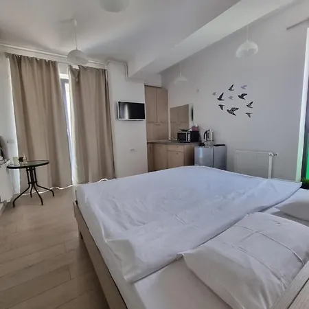 Studio Blue Marina Summerland * Mamaja